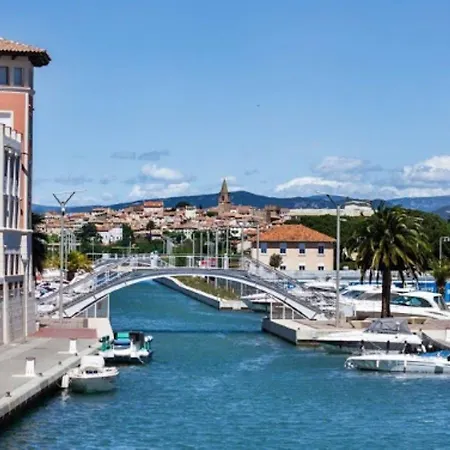 Superbe Classe 3 Etoiles, A 150 M De La Plage De Sable Fin Fréjus